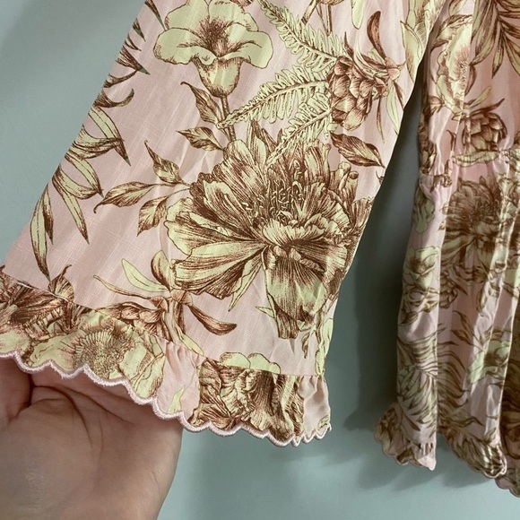 AGUA BENDITA -
Romantic Floral Print Flare Sleeve Romper - Picture 5 of 14